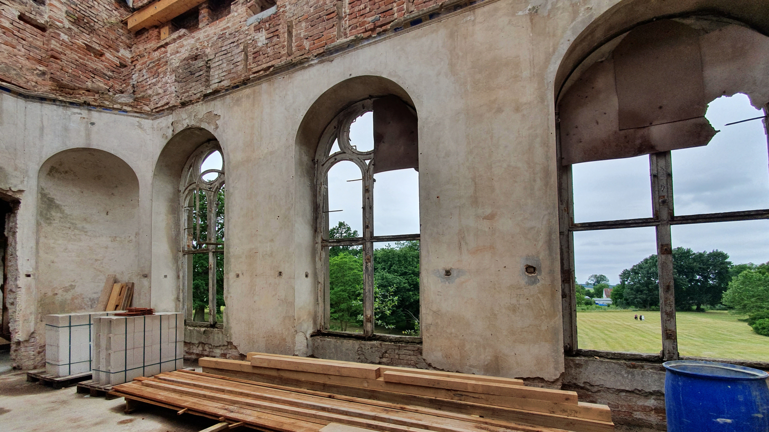 Neue Nutzung Alter Schlösser In Mecklenburg-Vorpommern - Burgdame