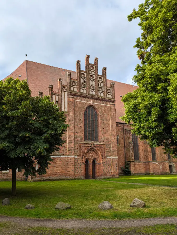 Sehenswerte Kirchen und Klöster der Altmark findet ihr hier, die Stephanskirche in Tangermünde gehört dazu. 