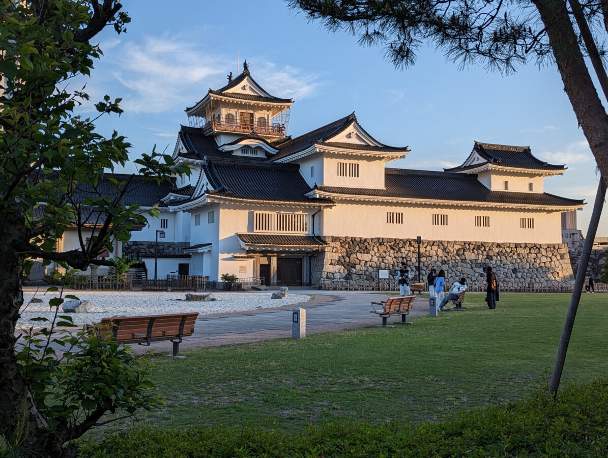 Burg Toyama, Burgen und Schlösser in Japan