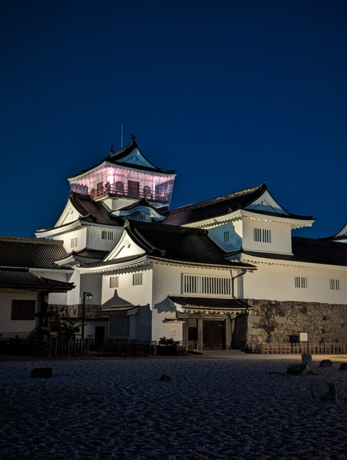 Burg Toyama, Burgen und Schlösser in Japan