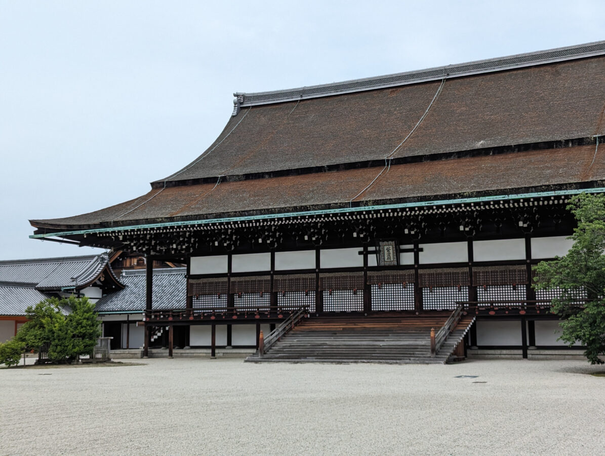 Der Kaiserpalast in Kyoto gehört zu den schönsten Burgen und Schlössern in Japan. 