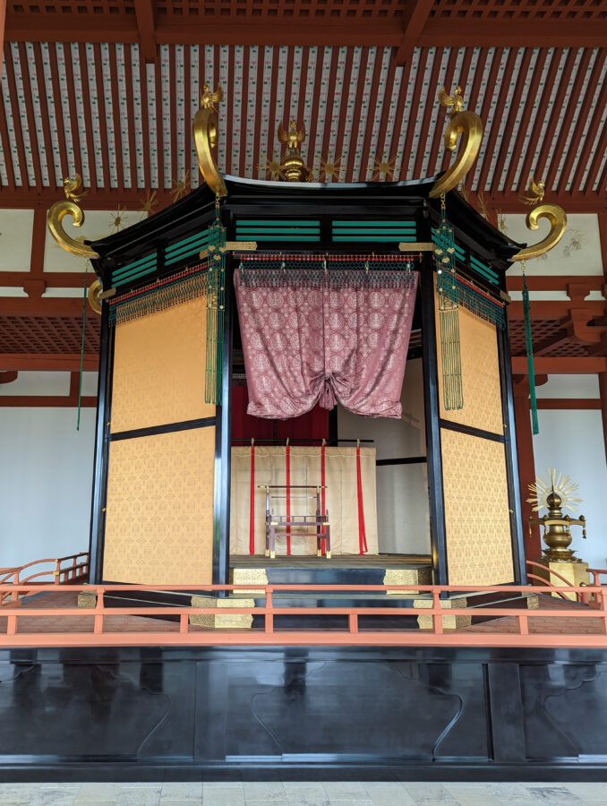 Erste japanische Hauptstadt, die Kaiserstadt Nara - Kaiserpalast in Nara