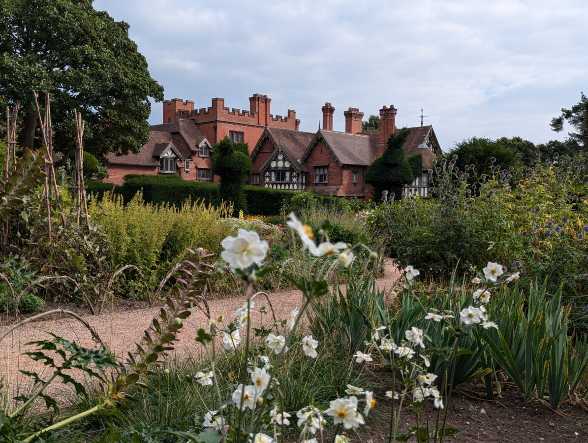 Arts and Crafts Garten im Wightwick Manor bei Birmingham